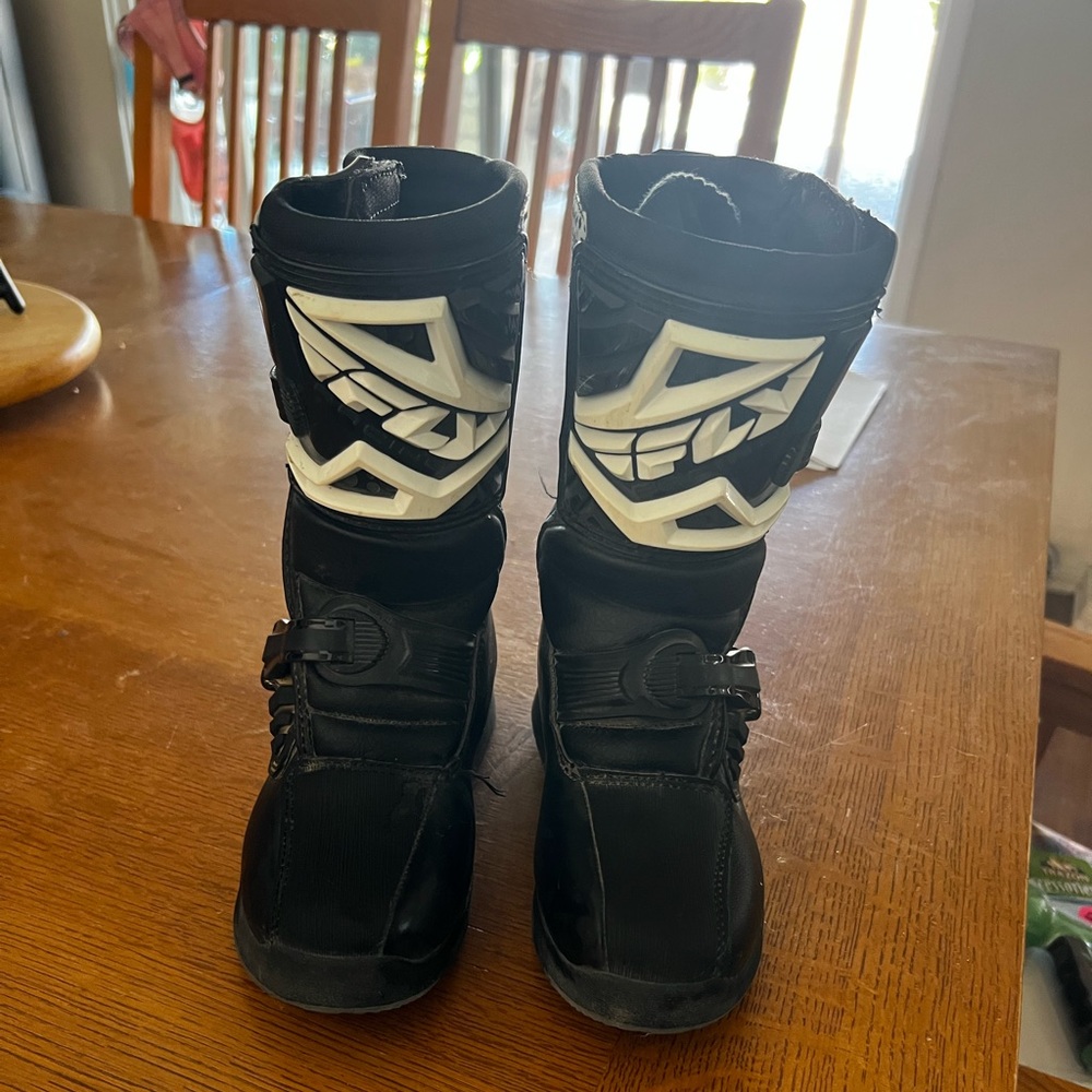 Kids ridding boots size 2